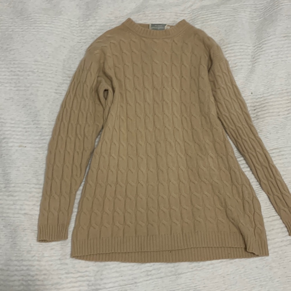 NEW w/o tags 100% cashmere womans sweater